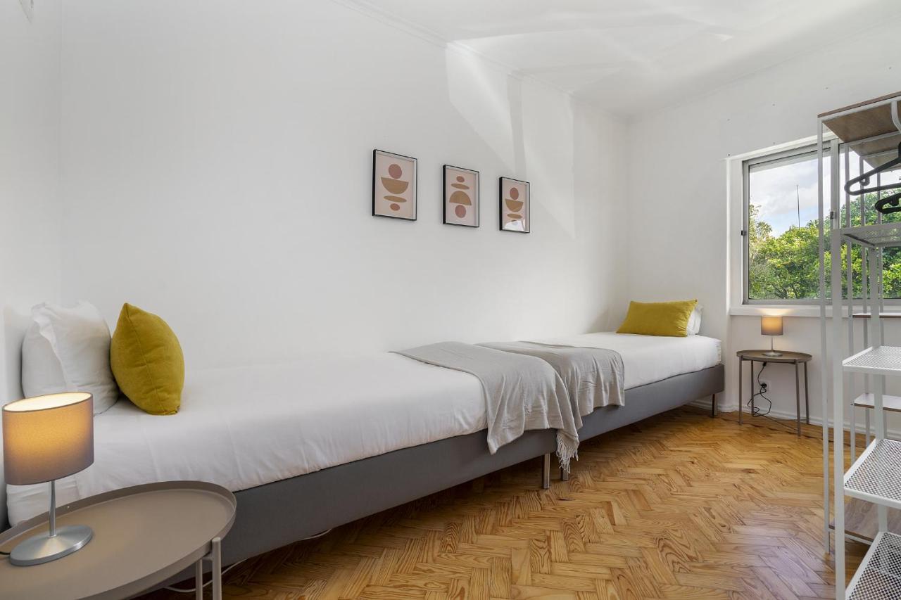 Whome Peaceful Alges Family Home Away From City Noise Lisboa Εξωτερικό φωτογραφία